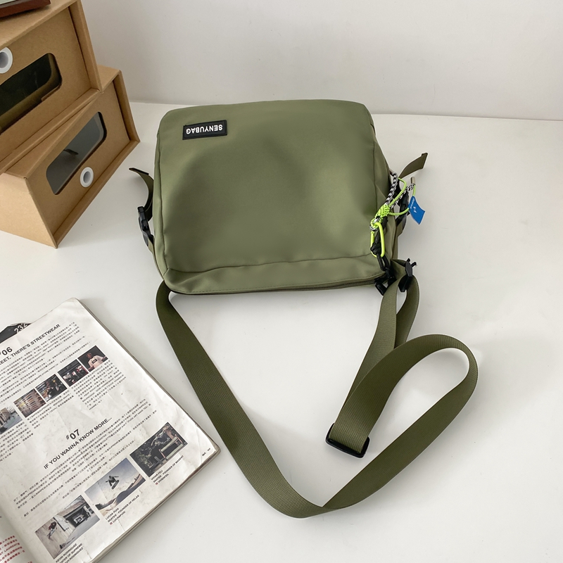 Unisex Nylon Solid Color Basic Square Zipper Shoulder Bag Underarm Bag display picture 9