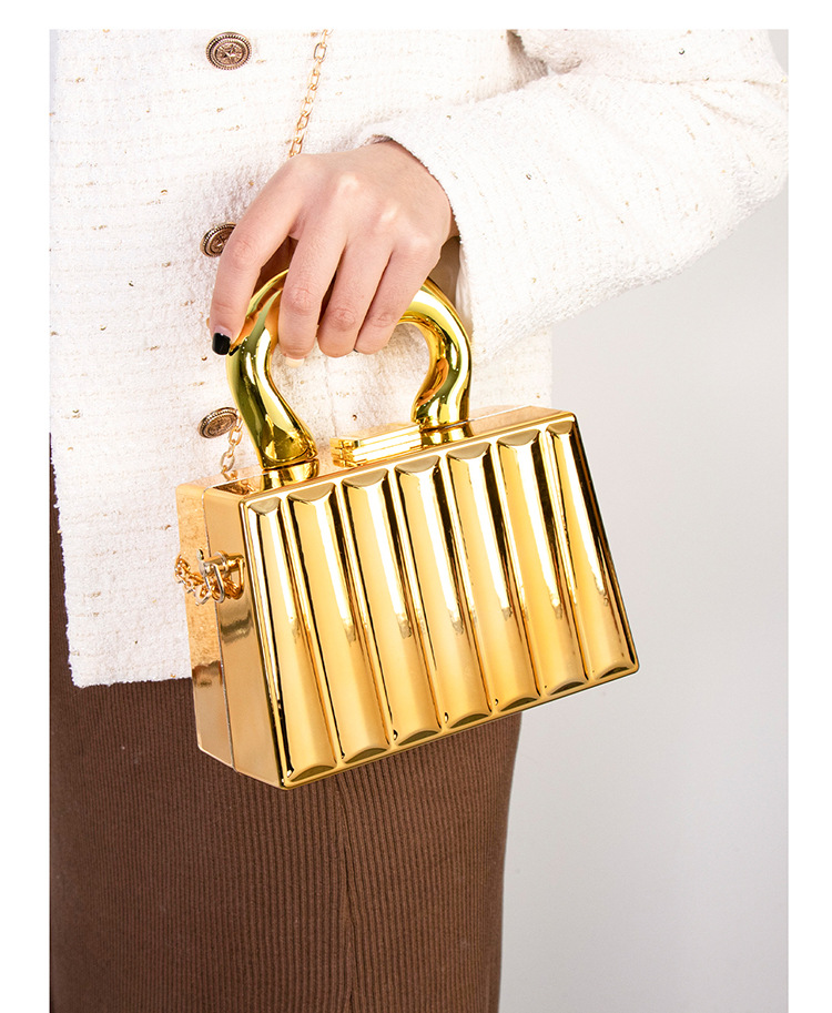 Women's Alloy Solid Color Basic Vintage Style Square Lock Clasp Shoulder Bag Handbag Chain Bag display picture 1