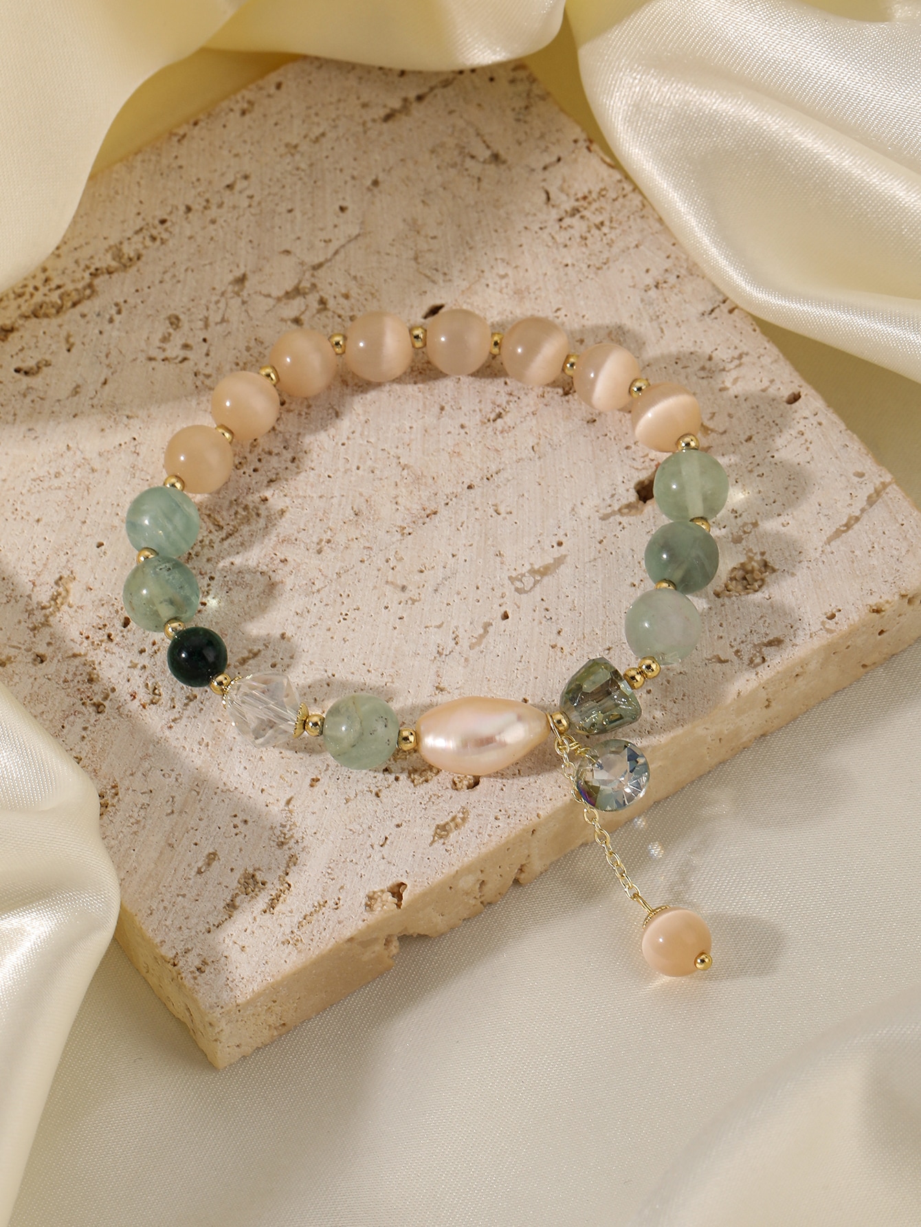Elegant Simple Style Geometric Freshwater Pearl Opal Copper Beaded Women's Bracelets display picture 8