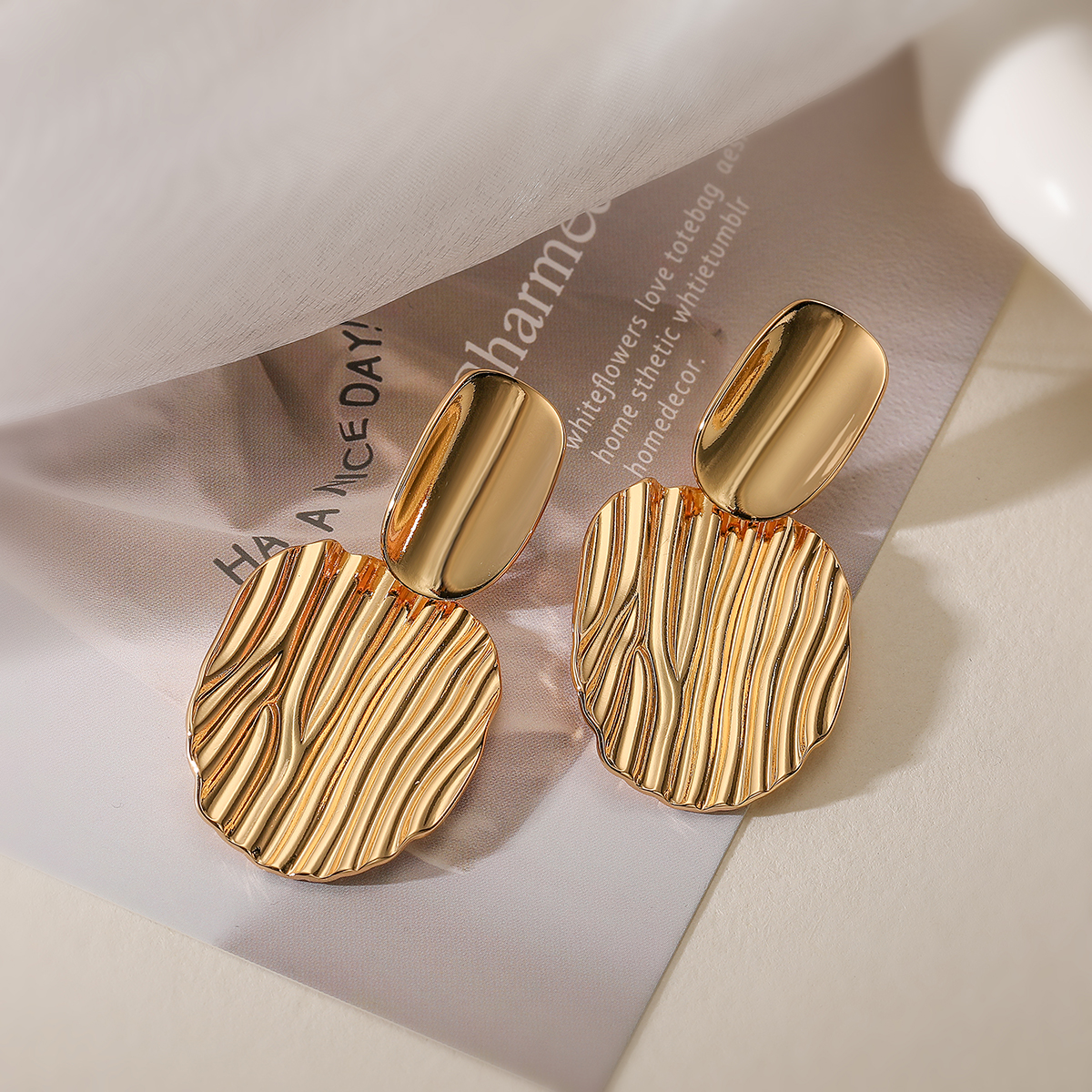 1 Pair Simple Style Geometric Plating Copper 18k Gold Plated Drop Earrings display picture 3