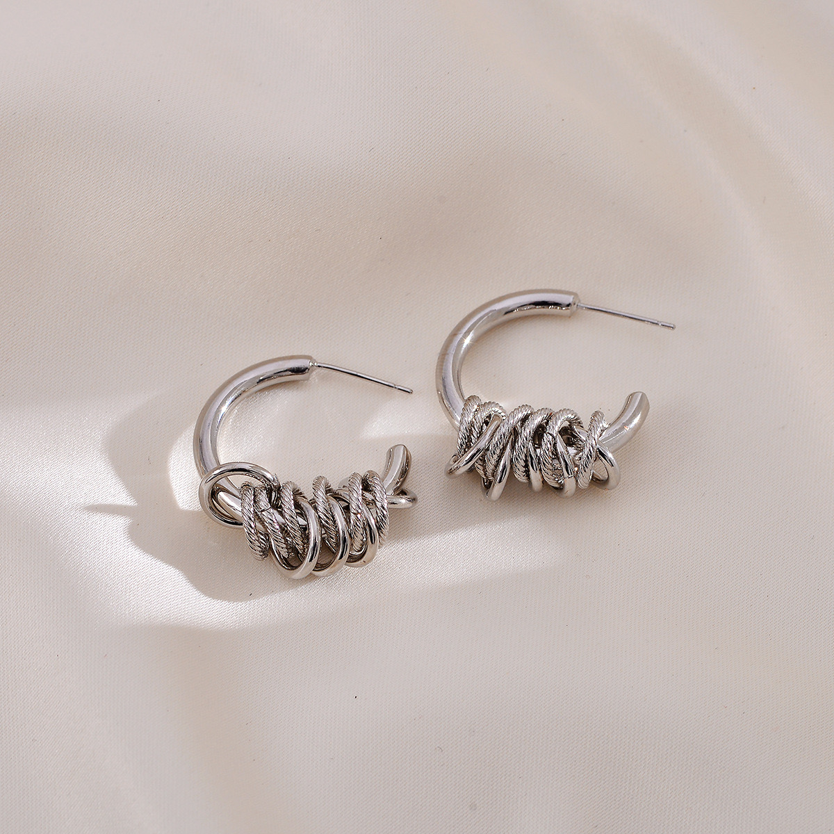 1 Paire Style Simple Vêtement De Rue Nouer Le Cuivre Plaqué Argent Boucles D'oreilles display picture 5