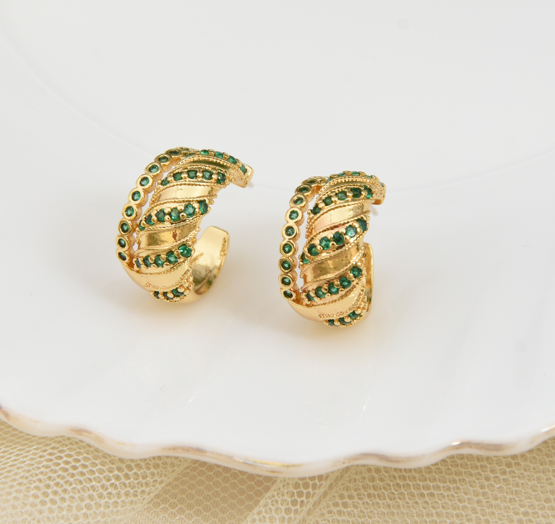 1 Pair Simple Style Geometric Plating Copper Zircon Ear Studs display picture 2