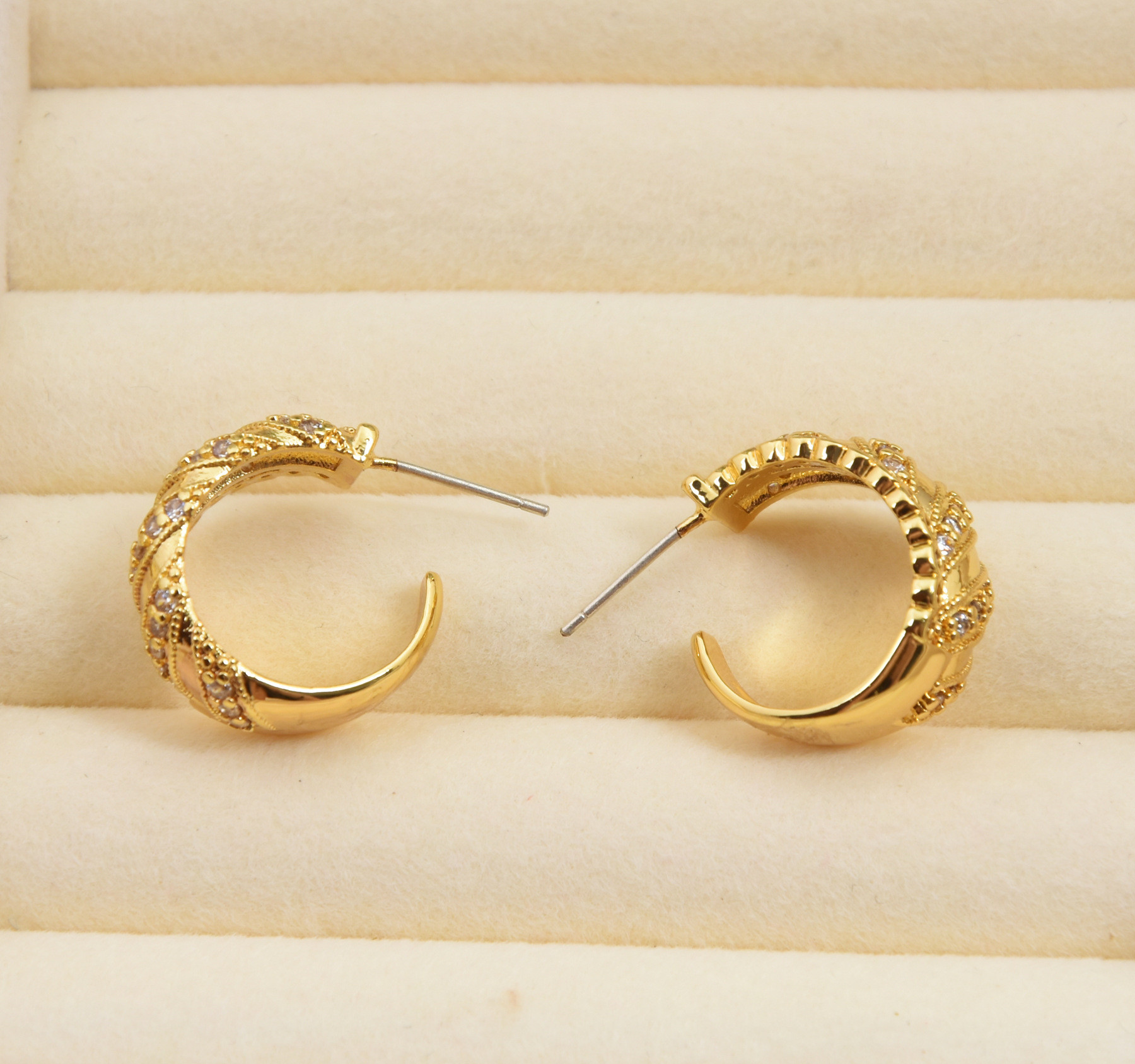 1 Pair Simple Style Geometric Plating Copper Zircon Ear Studs display picture 10