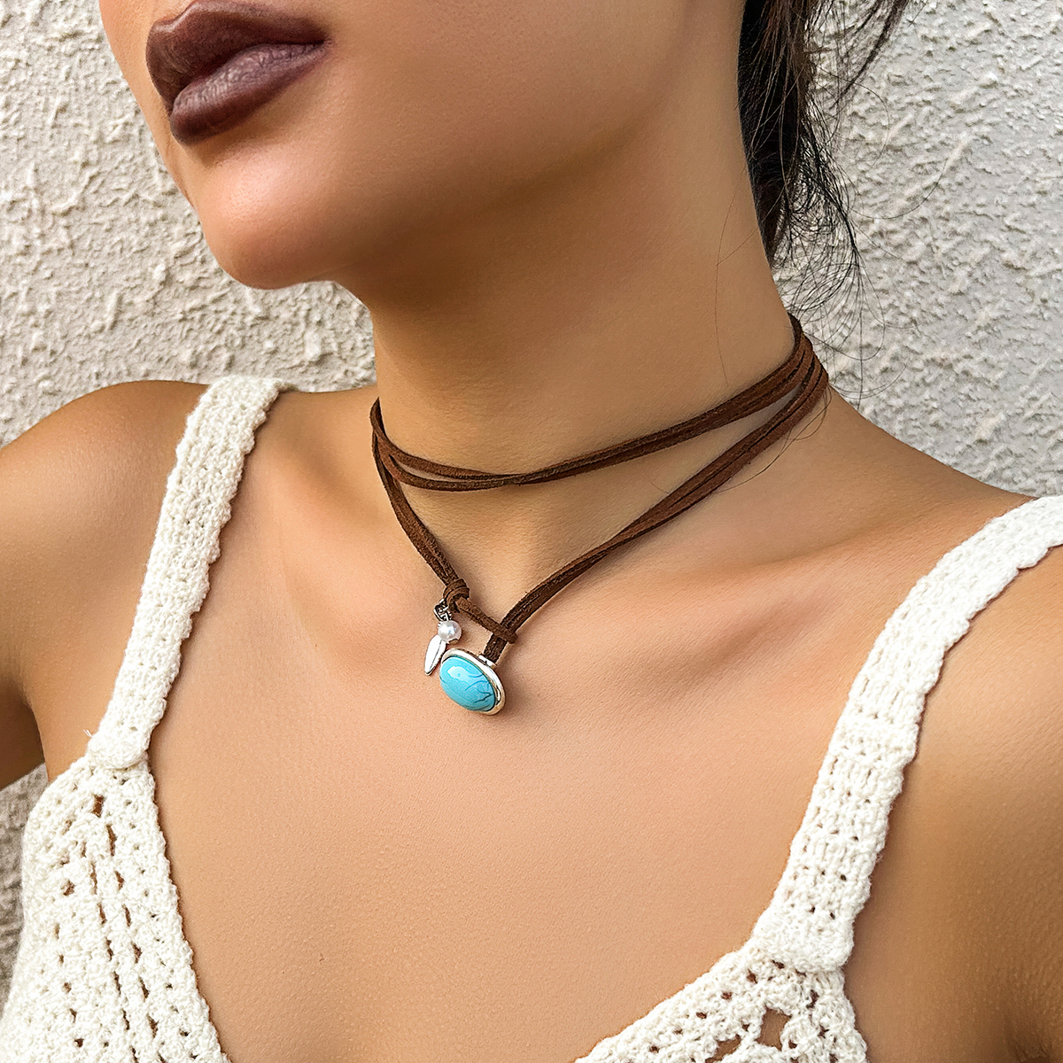 Retro Ethnic Style Oval Alloy Korean Velvet Pearl Inlay Turquoise Women's Necklace display picture 2