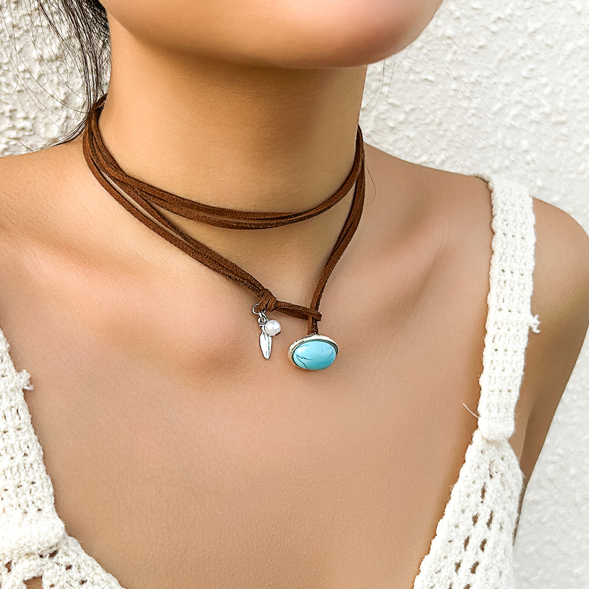 Retro Ethnic Style Oval Alloy Korean Velvet Pearl Inlay Turquoise Women's Necklace display picture 3