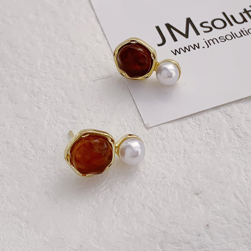 1 Pair Vintage Style Simple Style Round Pearl Plating Inlay Alloy Resin Gold Plated Drop Earrings display picture 7