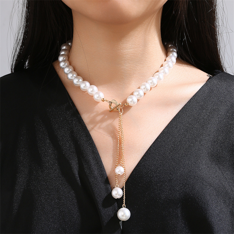 Elegant Sweet Round Heart Shape Artificial Pearl Toggle Beaded Women's Pendant Necklace display picture 1