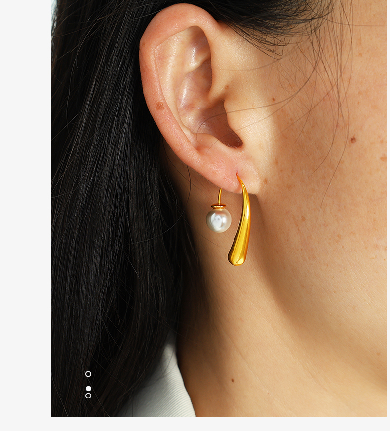 1 Pair Elegant Simple Style Commute Curve Plating Three-dimensional Inlay Titanium Steel Artificial Pearls 18k Gold Plated Ear Studs display picture 10