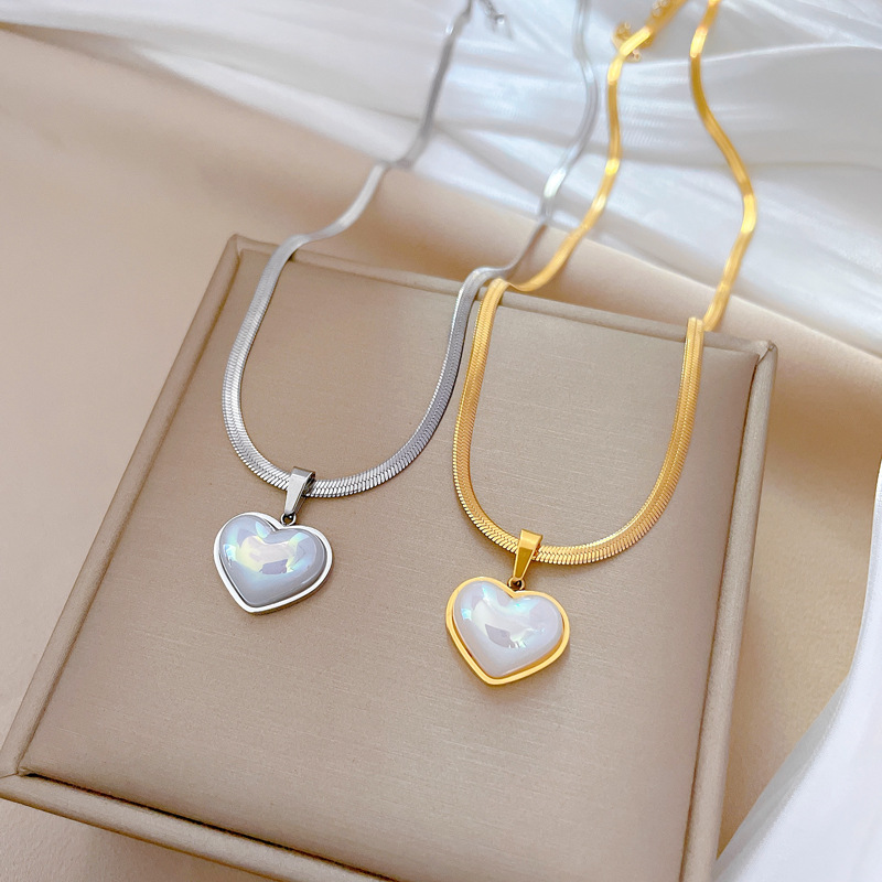 Simple Style Classic Style Heart Shape Titanium Steel Inlay Shell Pendant Necklace display picture 7