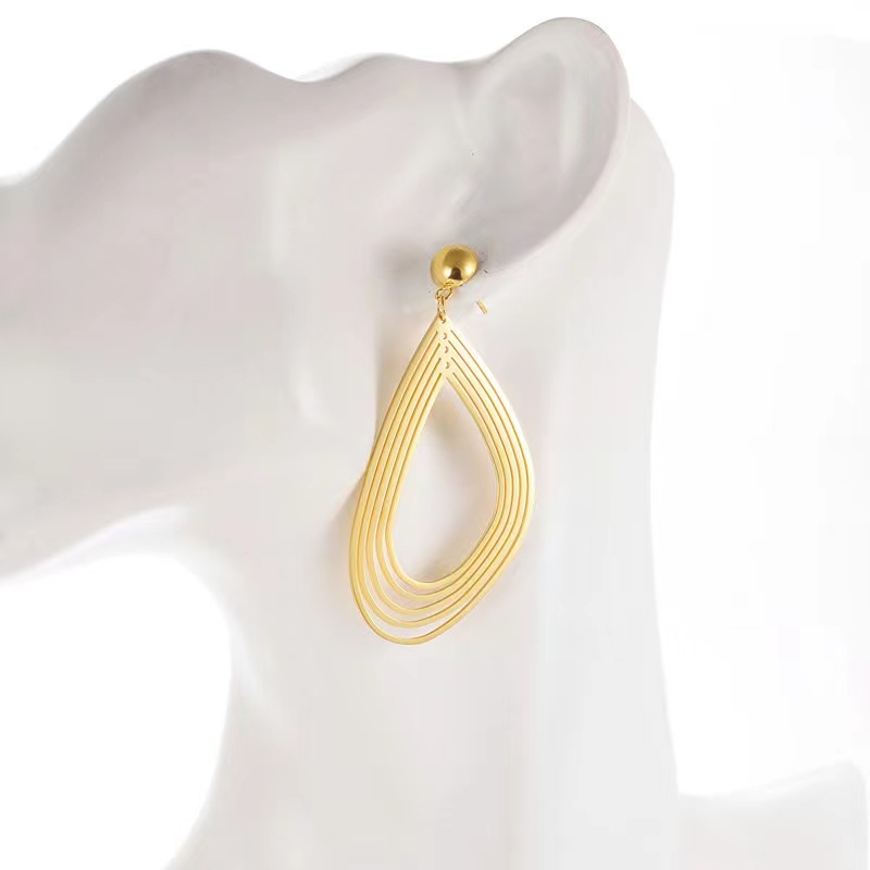 1 Pair Simple Style Classic Style Water Droplets Plating Stainless Steel None Gold Plated Drop Earrings display picture 1