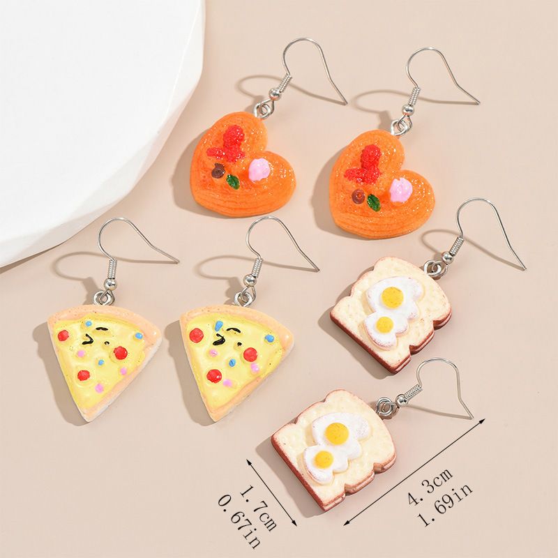1 Set Cartoon Style Saturday Heart Shape Poached Egg Resin Drop Earrings display picture 2