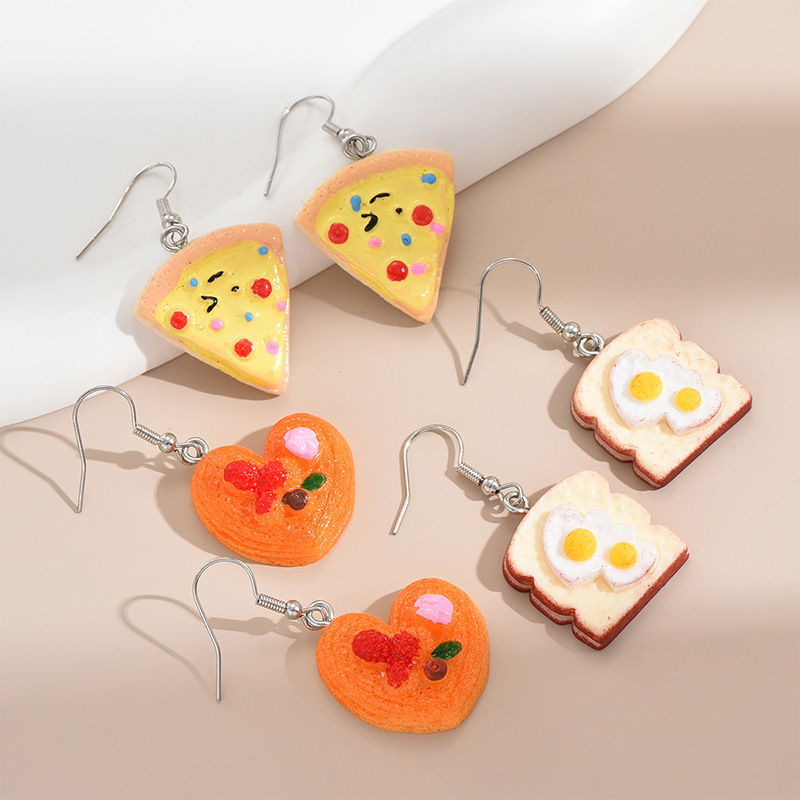 1 Set Cartoon Style Saturday Heart Shape Poached Egg Resin Drop Earrings display picture 4