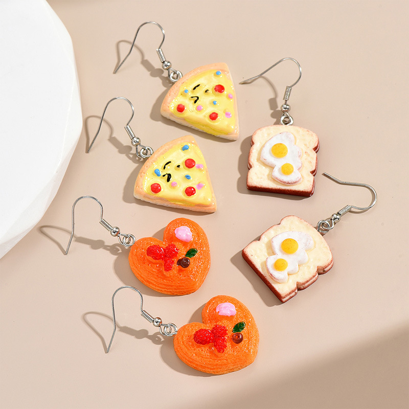 1 Set Cartoon Style Saturday Heart Shape Poached Egg Resin Drop Earrings display picture 5