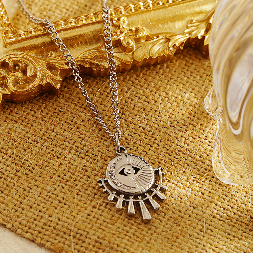 304 Stainless Steel 18K Gold Plated Streetwear Plating Inlay Sun Devil's Eye Rhinestones Pendant Necklace display picture 4