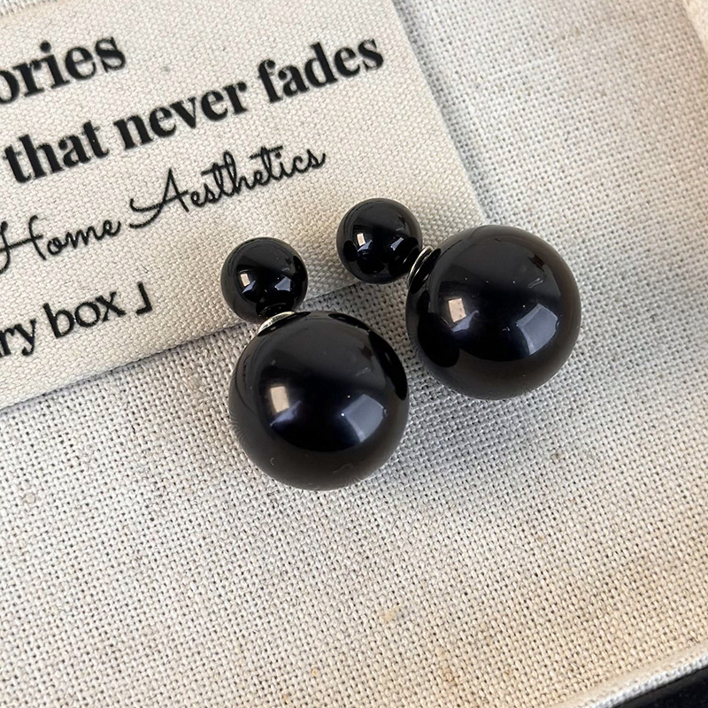 1 Pair Elegant Round Inlay Resin Artificial Pearls Ear Studs display picture 13