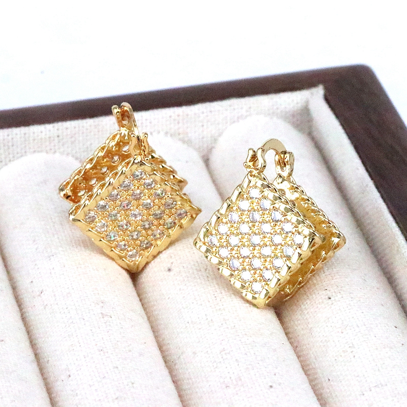 1 Pair Elegant Simple Style Square Plating Copper Zircon Silver Plated Drop Earrings display picture 8