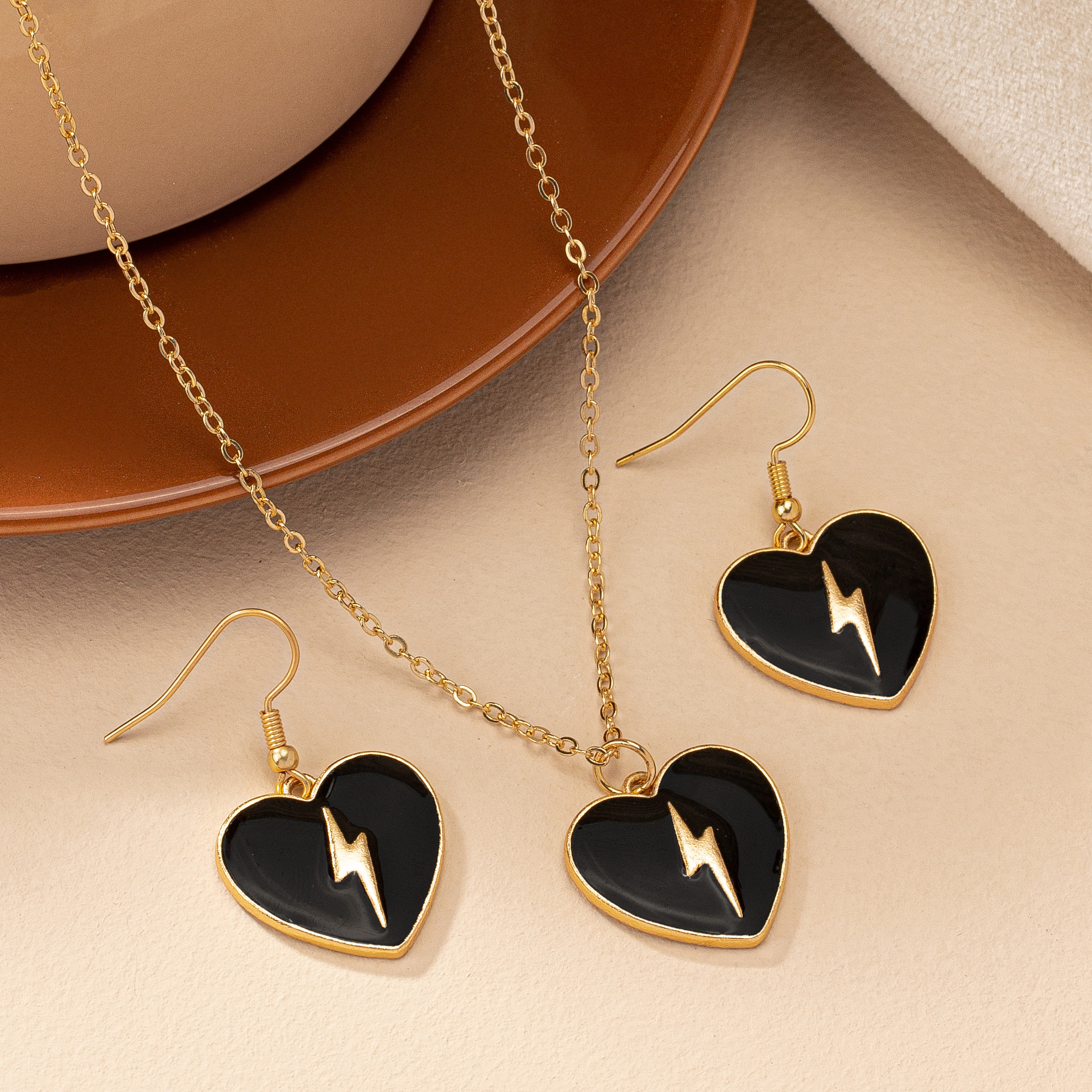 Retro Commute Heart Shape Lightning Alloy Plating Women's Jewelry Set display picture 3