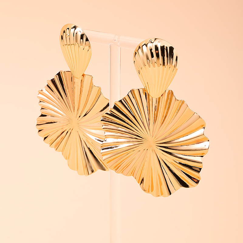 1 Pair Exaggerated Punk Simple Style Solid Color Lotus Leaf Hd-18918 Shell Plating Frill Alloy Drop Earrings display picture 3