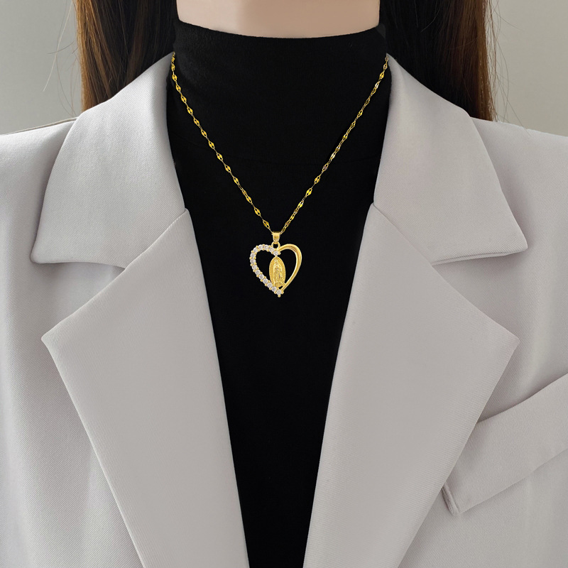 Großhandel Einfacher Stil Herzform Titan Stahl Kupfer Überzug Inlay Künstliche Edelsteine Halskette Mit Anhänger display picture 1
