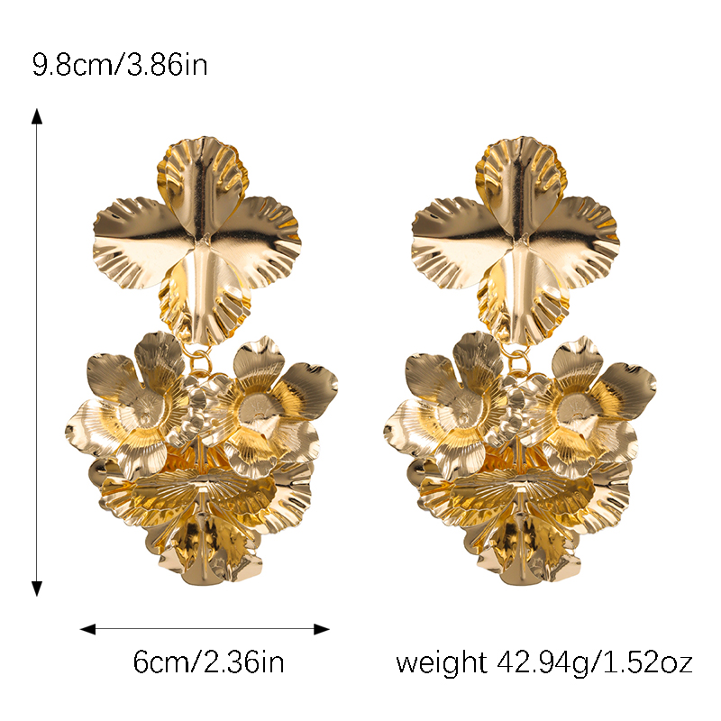 1 Pair Elegant Vintage Style Flower Polishing Plating Alloy Silver Plated Drop Earrings display picture 1