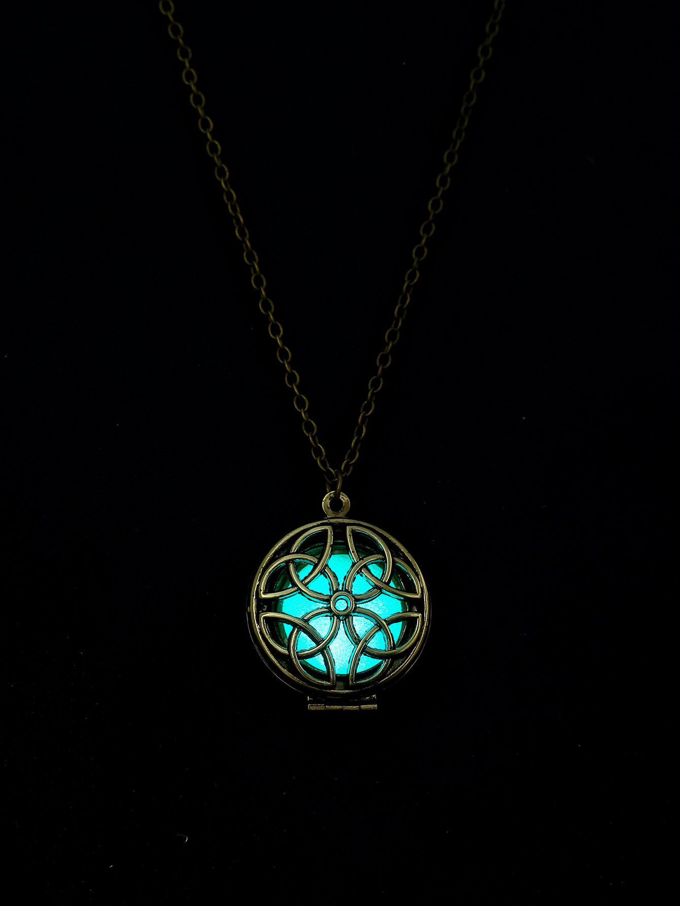 Classical Vintage Style Color Block Stainless Steel Alloy Luminous Unisex Pendant Necklace display picture 11