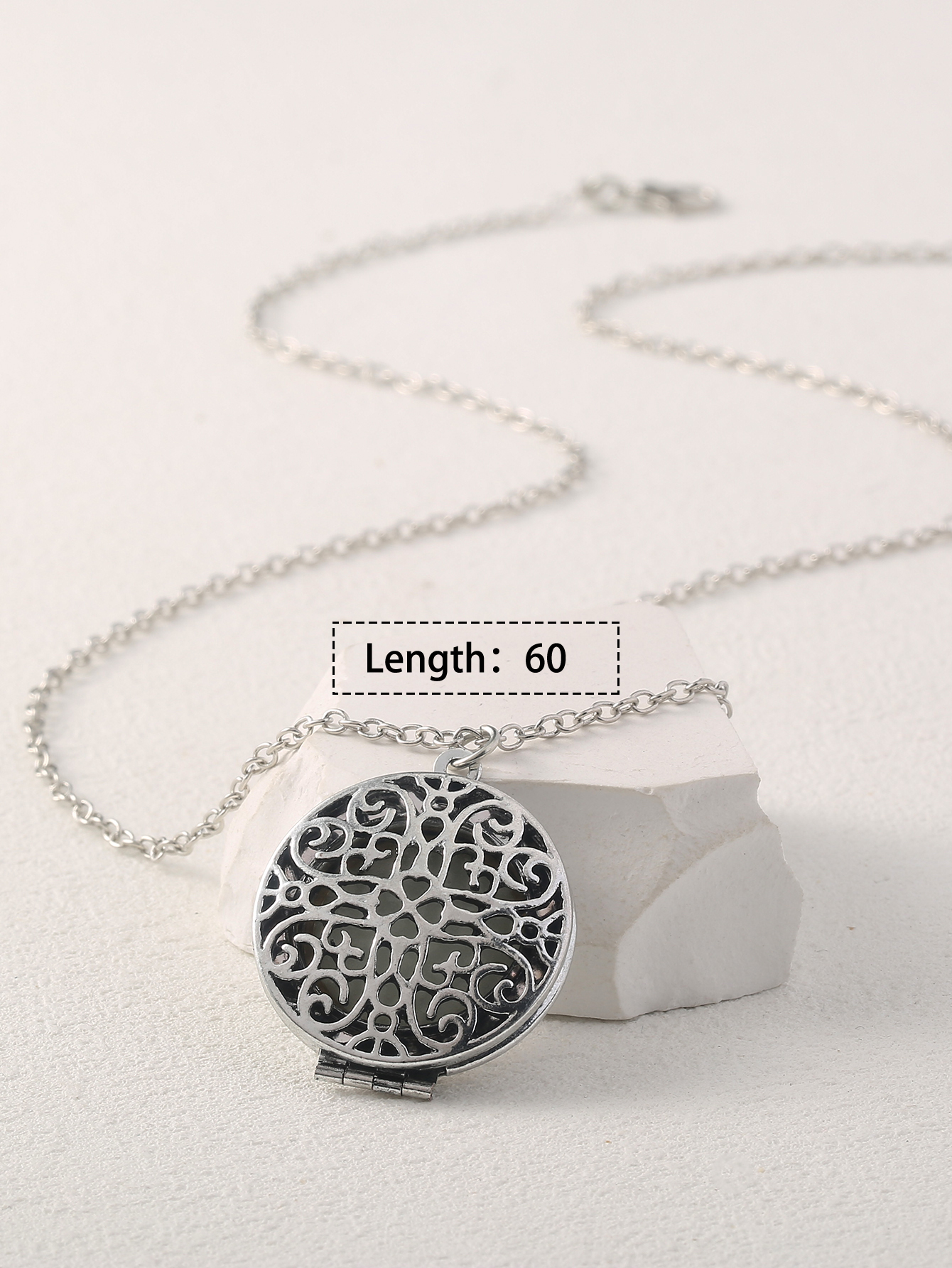 Classical Vintage Style Color Block Stainless Steel Alloy Luminous Unisex Pendant Necklace display picture 23