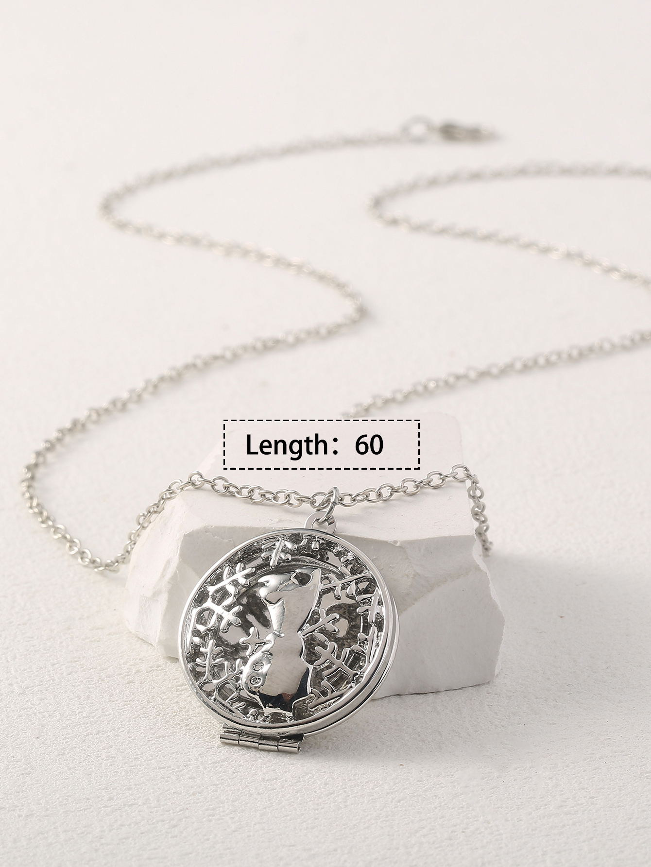 Classical Vintage Style Color Block Stainless Steel Alloy Luminous Unisex Pendant Necklace display picture 26
