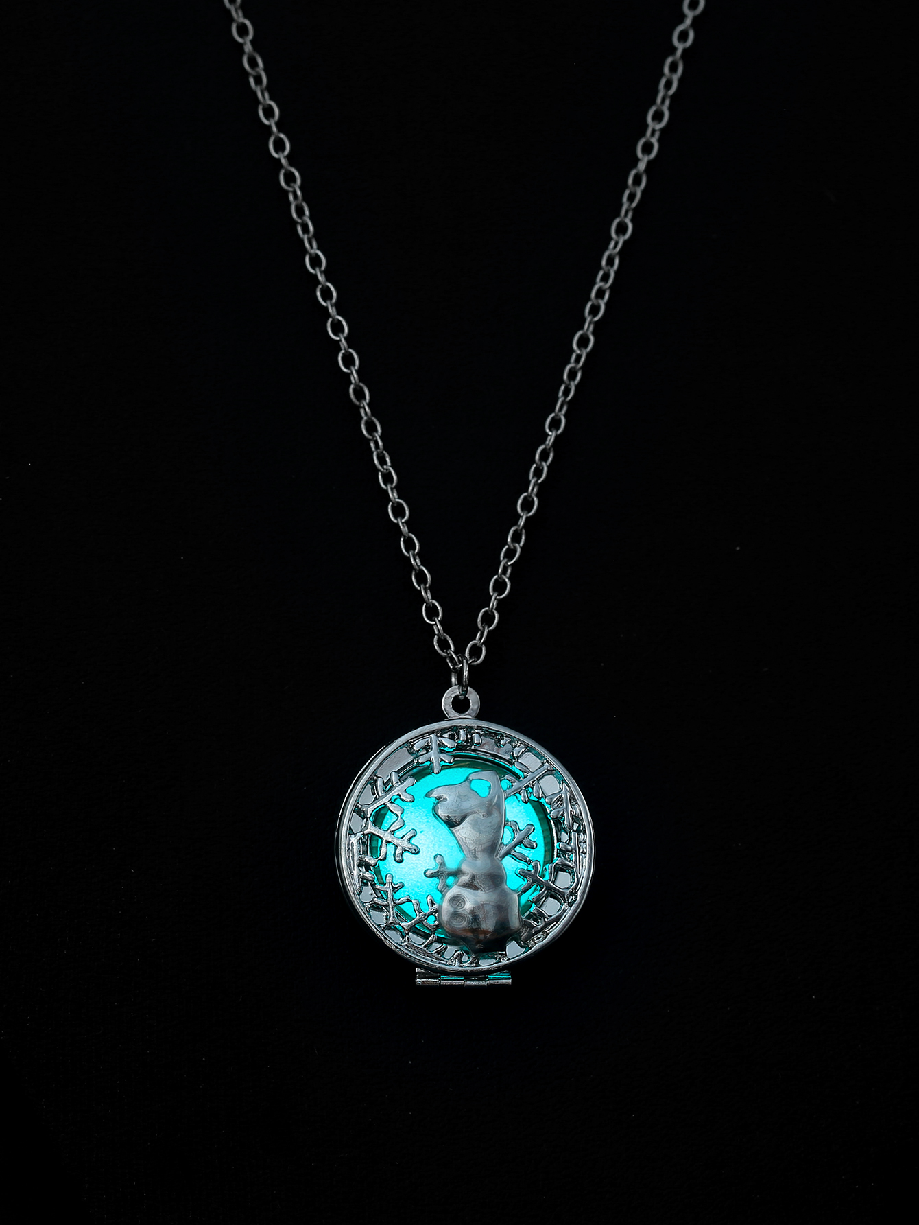 Classical Vintage Style Color Block Stainless Steel Alloy Luminous Unisex Pendant Necklace display picture 27