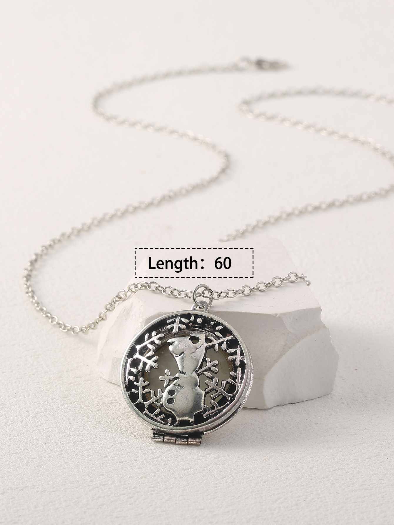 Classical Vintage Style Color Block Stainless Steel Alloy Luminous Unisex Pendant Necklace display picture 31