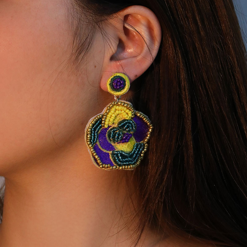 1 Pair Retro Embroidery Inlay Cloth Glass Rhinestones Drop Earrings display picture 8