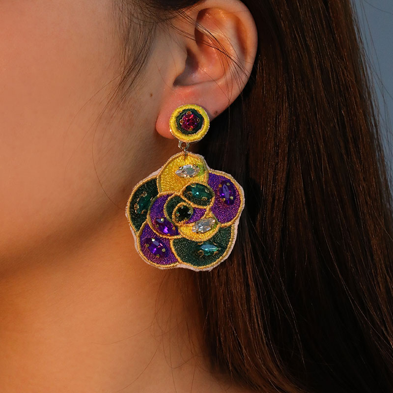 1 Pair Retro Embroidery Inlay Cloth Glass Rhinestones Drop Earrings display picture 9