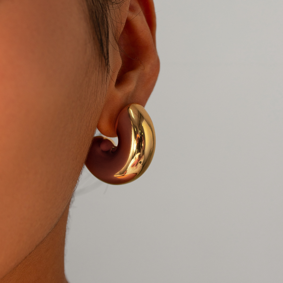 1 Pair IG Style Simple Style C Shape 304 Stainless Steel 18K Gold Plated Ear Studs display picture 1