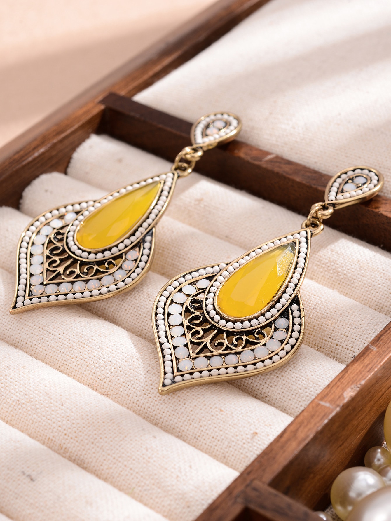 1 Pair Bohemian Water Droplets Inlay Alloy Rhinestones Drop Earrings display picture 5