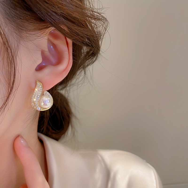 1 Pair Cute Luxurious Shiny Color Block Plating Inlay Alloy Pearl Zircon Gold Plated Ear Studs display picture 1