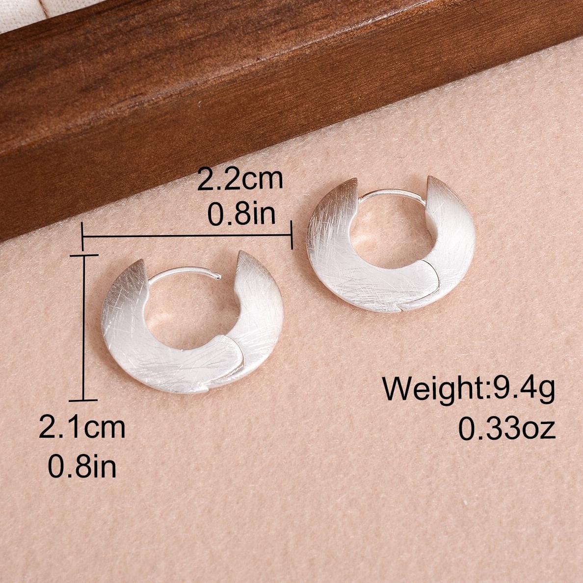 1 Pair Elegant Classical Simple Style Solid Color Plating Alloy Silver Plated Ear Studs display picture 1