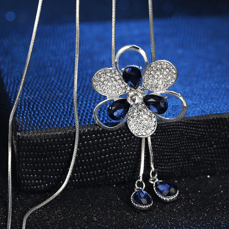 Einfacher Stil Blume Legierung Kupfer Inlay Glas Frau Pulloverkette display picture 3