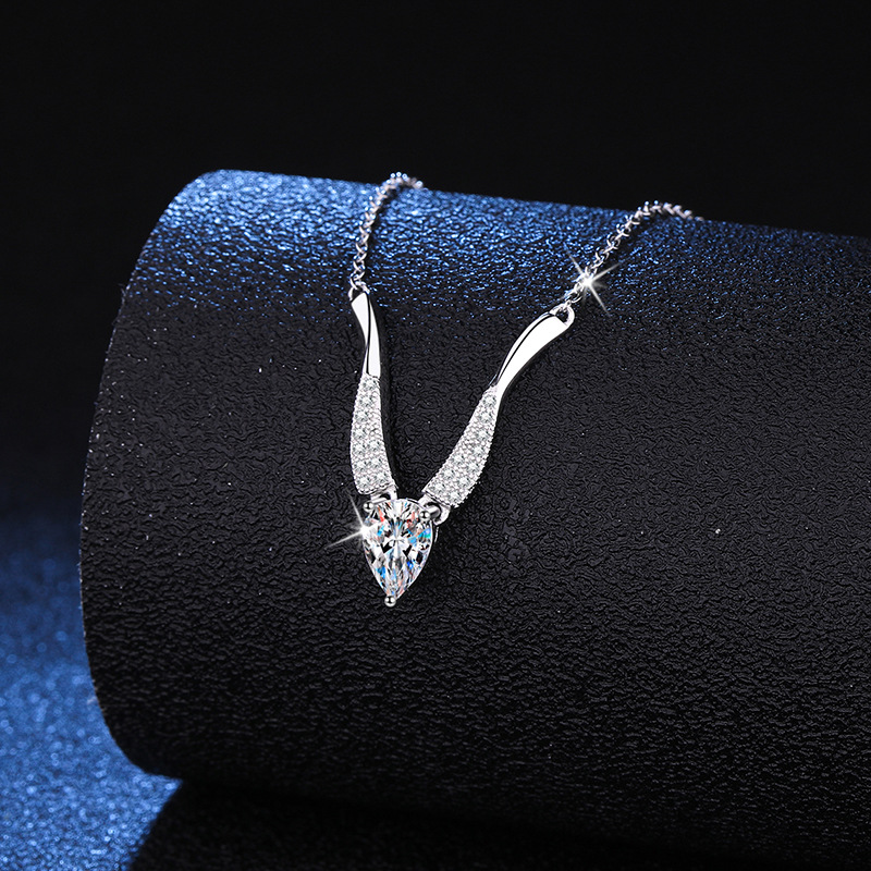 Elegant Glam Solid Color Sterling Silver Plating Inlay Zircon White Gold Plated Necklace Pendant display picture 2