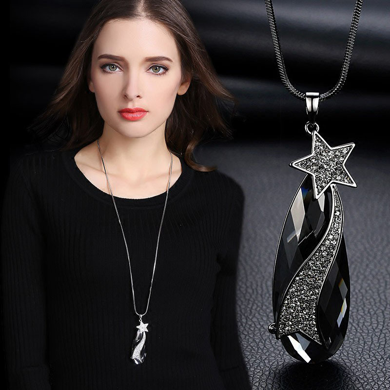 Simple Style Star Alloy Copper Inlay Rhinestones Women's Long Necklace display picture 2