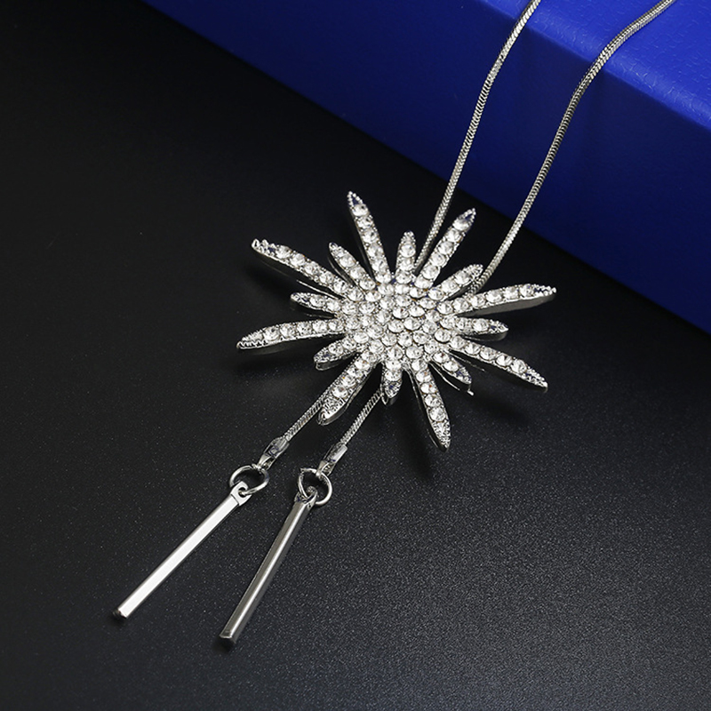 Lady Streetwear Snowflake Alloy Rhinestone Copper Inlay Rhinestones Women's Sweater Chain Long Necklace display picture 3
