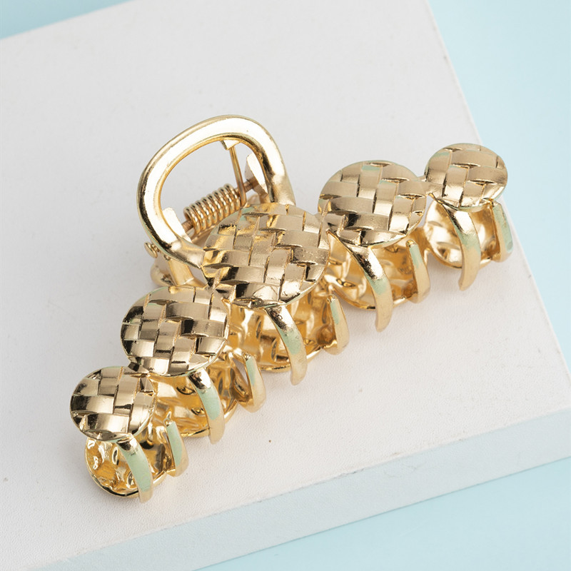 Women's Simple Style Solid Color Metal Plating Hair Claws display picture 4