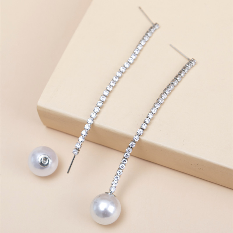 1 Pair Lady Pearl Inlay Metal Rhinestones Drop Earrings display picture 4