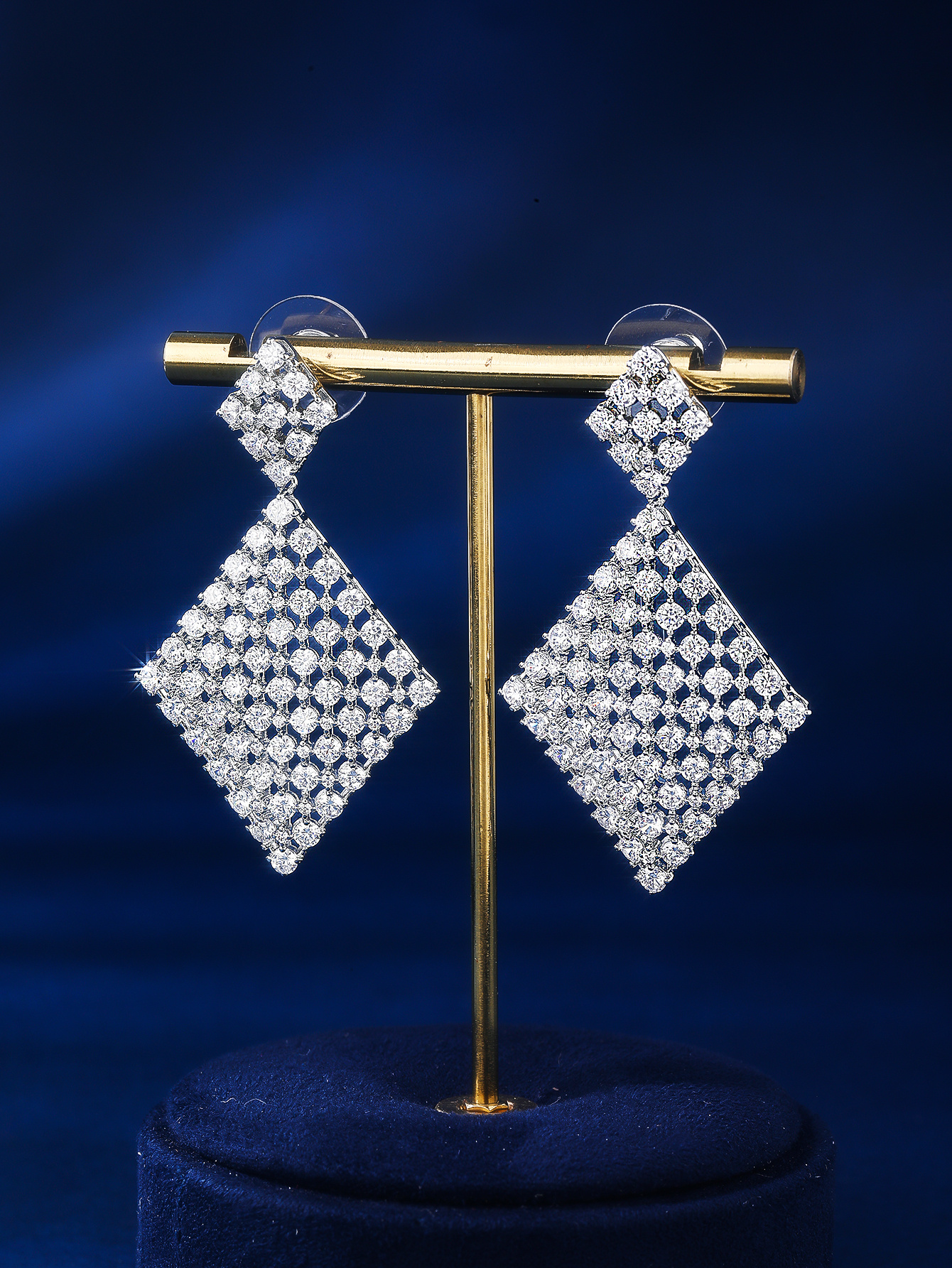 1 Pair Elegant Wedding Shiny Rhombus Plating Inlay Copper Zircon Drop Earrings display picture 2