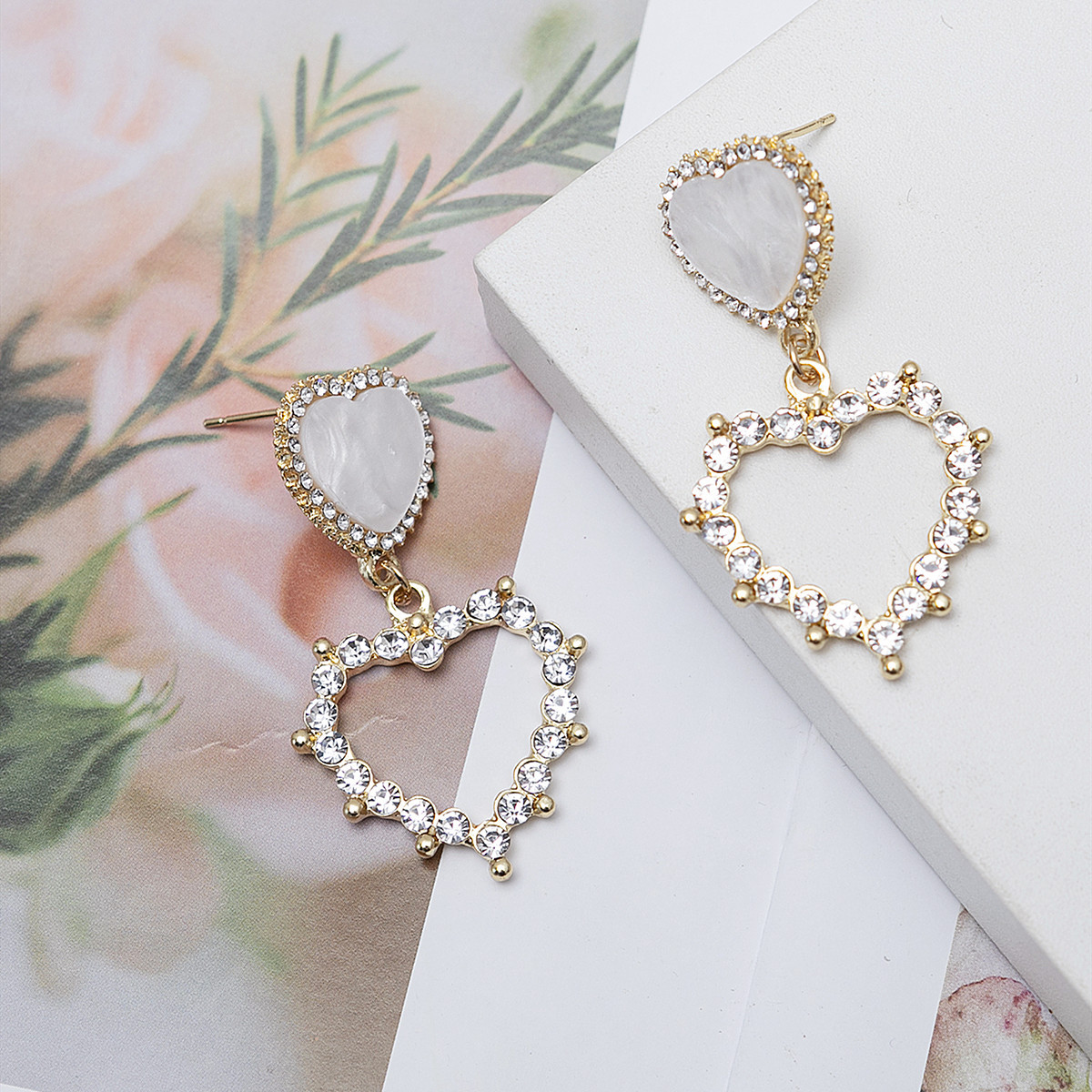 1 Pair Glam Heart Shape Inlay Alloy Rhinestones Drop Earrings display picture 5