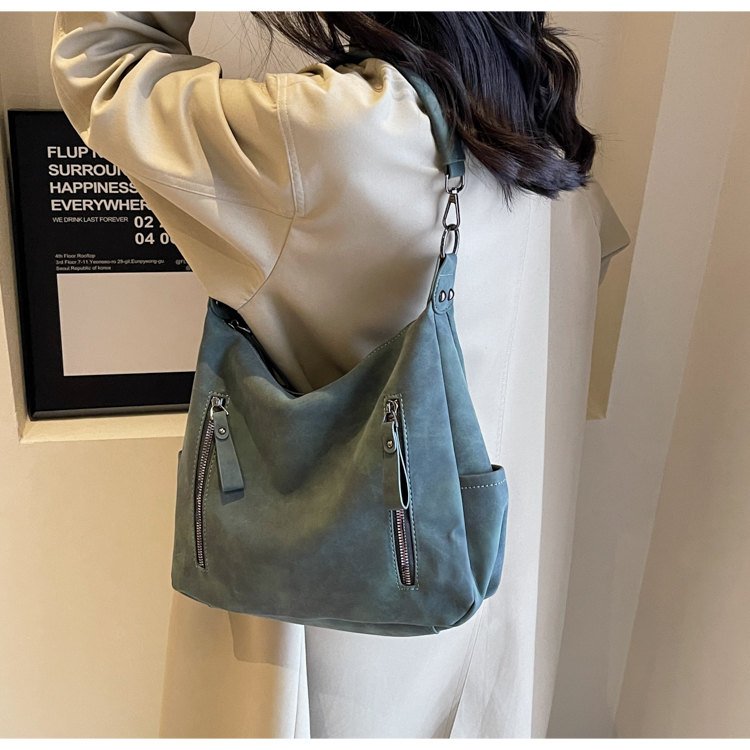 Women's Pu Leather Solid Color Basic Classic Style Sewing Thread Square Zipper Tote Bag display picture 9