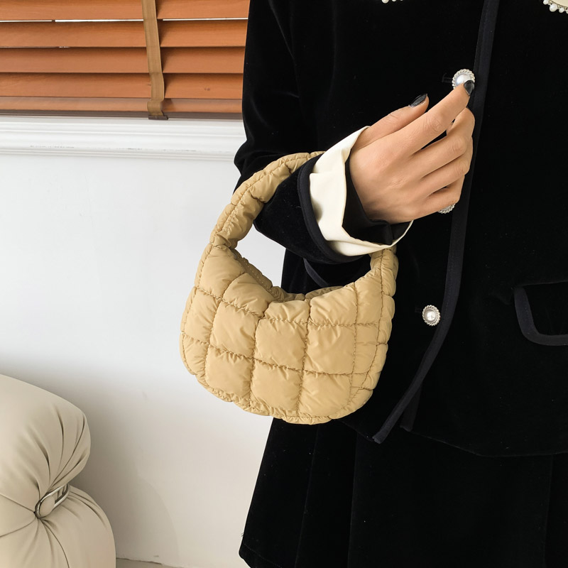 Women's Cotton Solid Color Basic Pillow Shape Zipper Shoulder Bag Handbag Underarm Bag display picture 2