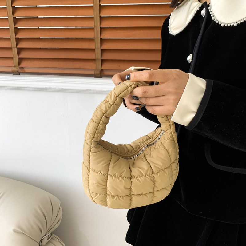 Women's Cotton Solid Color Basic Pillow Shape Zipper Shoulder Bag Handbag Underarm Bag display picture 13