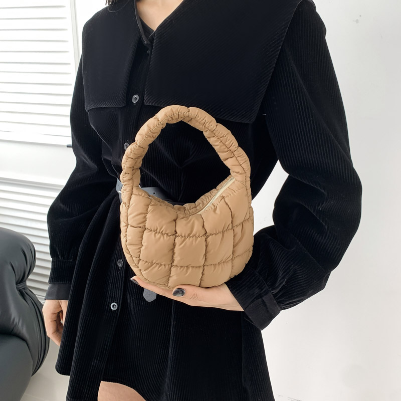 Women's Cotton Solid Color Basic Pillow Shape Zipper Shoulder Bag Handbag Underarm Bag display picture 12