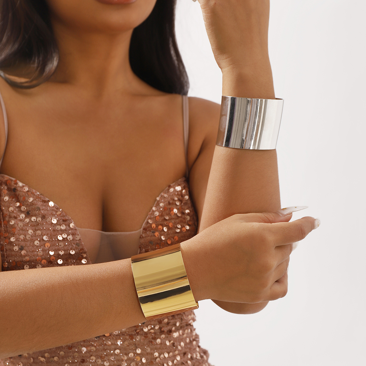 Übertrieben Moderner Stil Einfacher Stil Einfarbig Legierung Frau Armband display picture 4