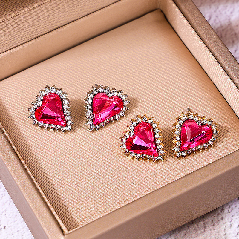 1 Pair Romantic Sweet Shiny Heart Shape Inlay Alloy Rhinestones Ear Studs display picture 1