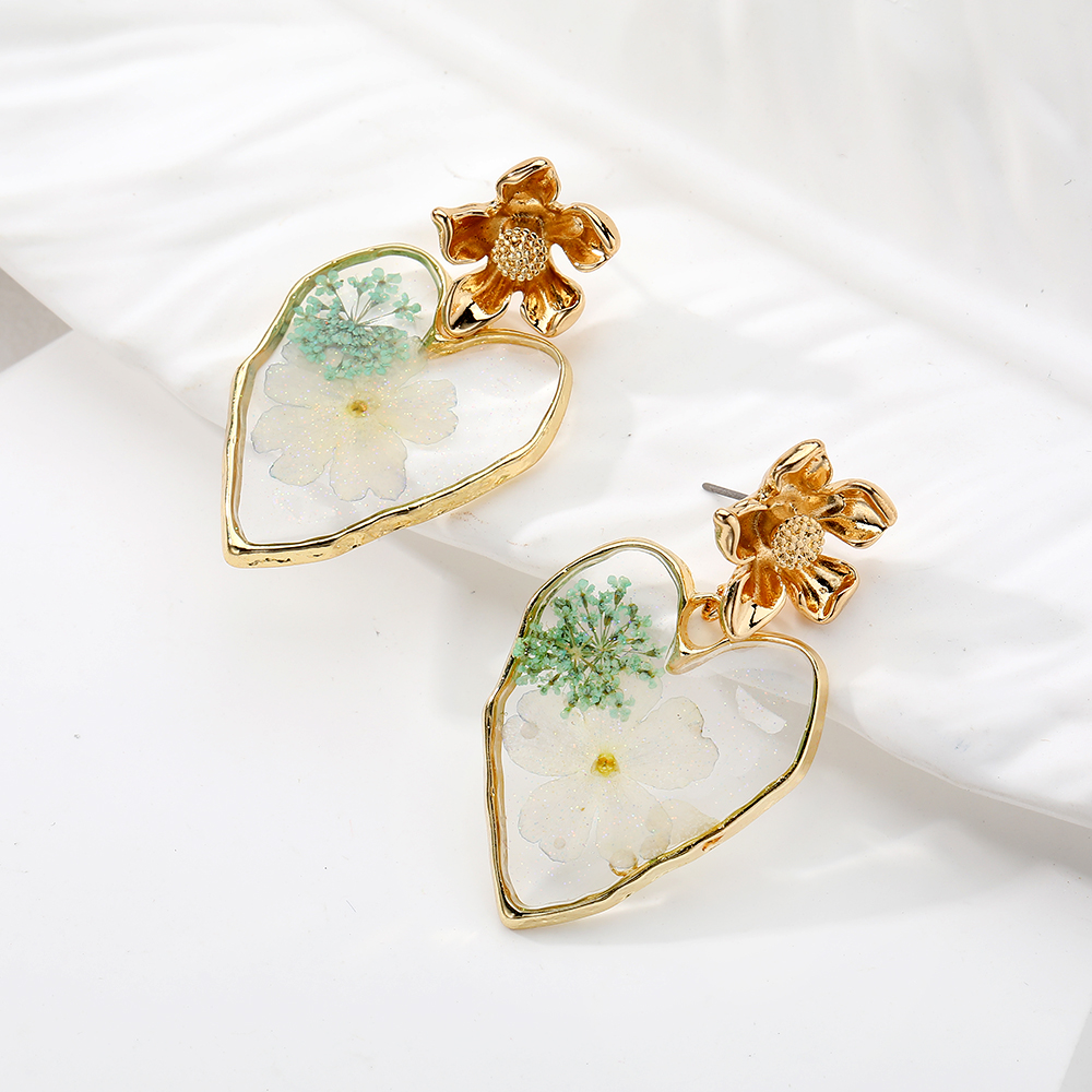 1 Pair Vacation Sweet Heart Shape Flower Resin Drop Earrings display picture 6